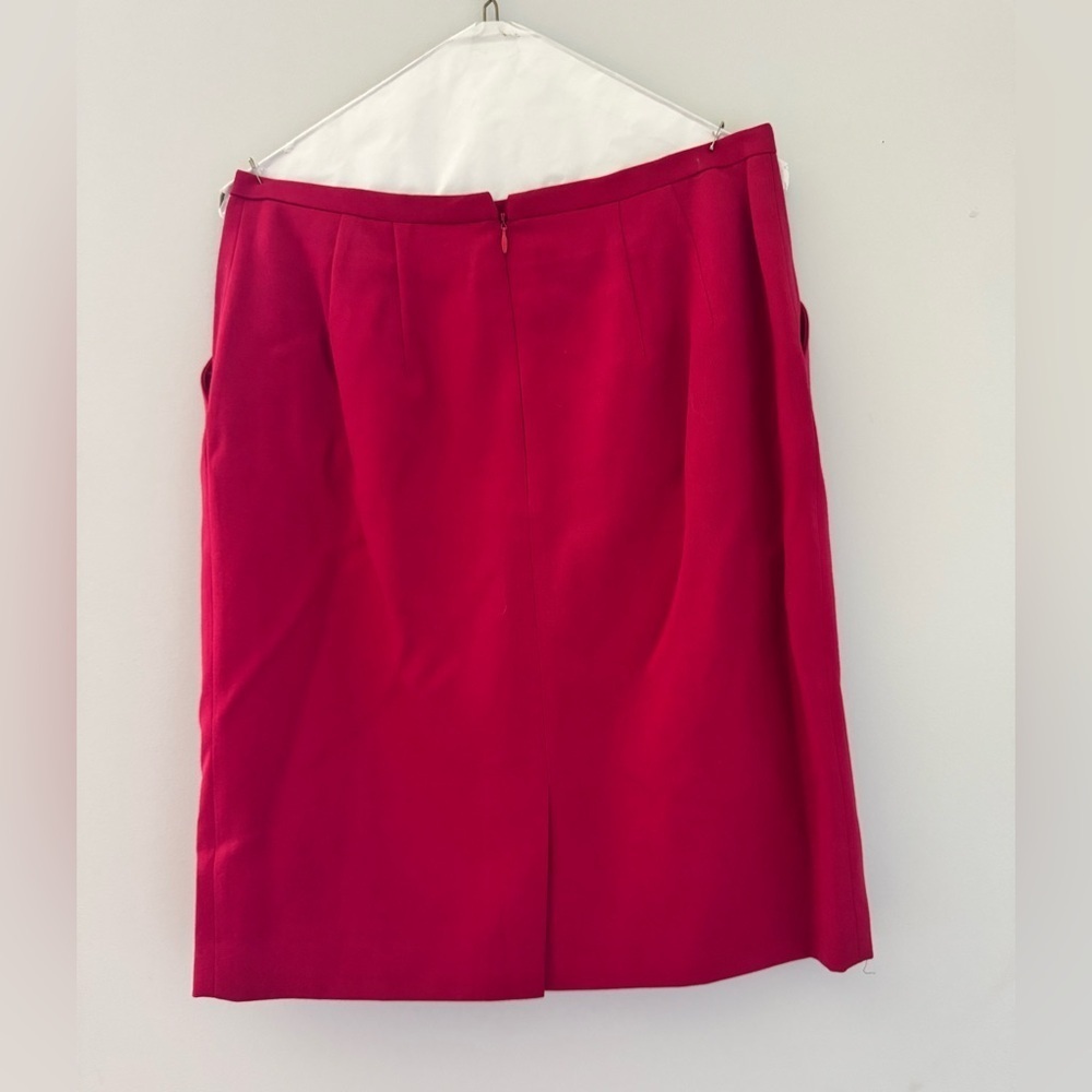 Preswick & Moore Deep Red Wool Blazer with matching skirt - Picture 3 of 16